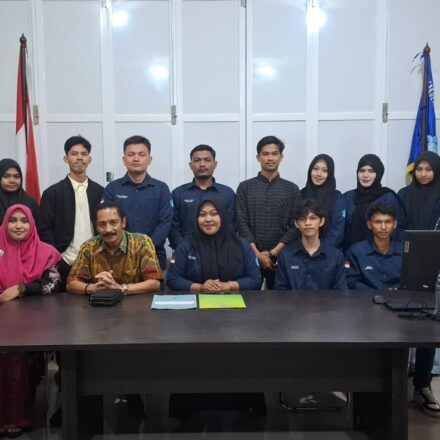 MAHASISWA ADMINISTRASI PUBLIK UNIDA LAKSANAKAN PRAKTIKUM DI RUANG PRAKTIKUM FISIP